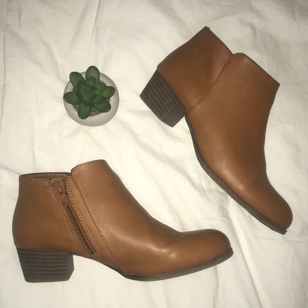 Girls Old Navy Tan Faux-Leather Booties